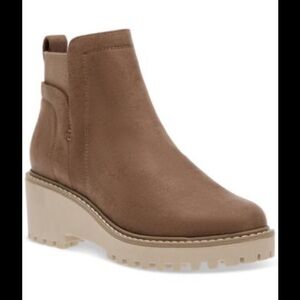 Rielle Lug Sole Chelsea Booy